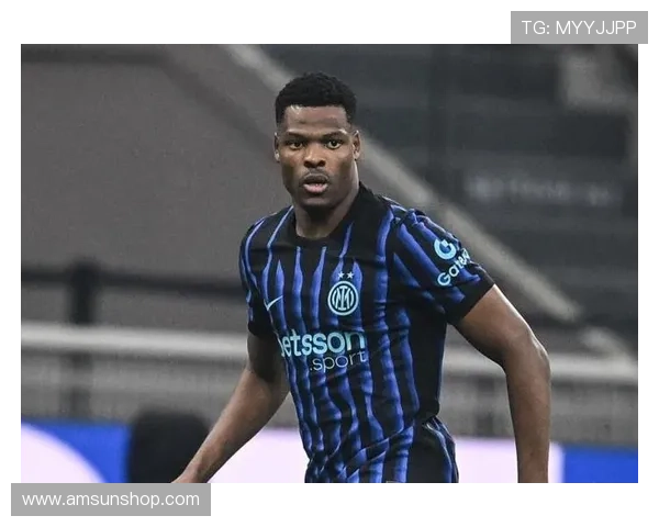 邓弗里斯成转会焦点引多队争抢